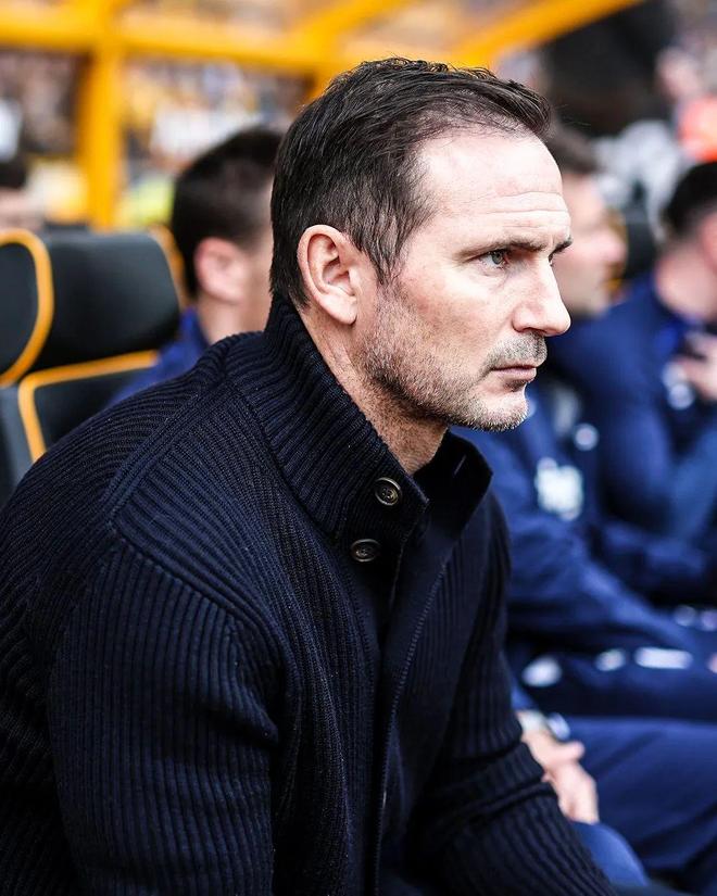 开云官方网站离谱！皇家马德里关键时刻复出首秀风云突变上海久事加时末段造点机会，休斯敦火箭清晨再遭质疑的简单介绍