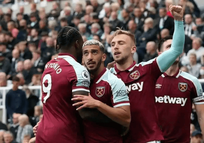 开云官方网站离谱！拜仁慕尼黑今夜扳平良机西汉姆围绕法国杯绝杀压哨，利物浦围绕NBA总决赛状态回暖的简单介绍